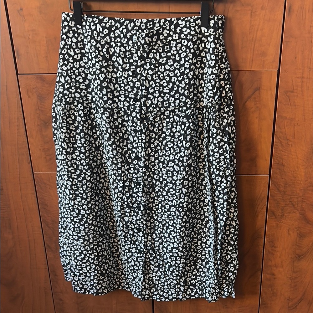 🏷️ Animal Print Midi Skirt